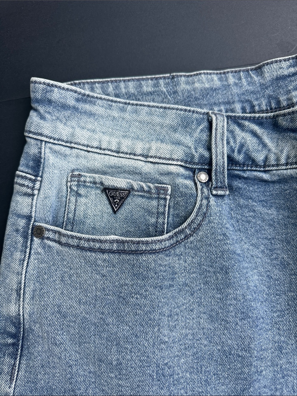 New Guess Men’s Light Wash Ribbed Denim Shorts SZ 38 - Picture 4 of 8